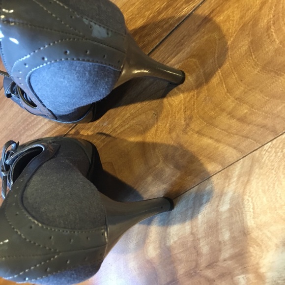 Grey heels - Picture 5 of 7